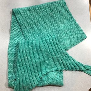 Teal mermaid tail blanket